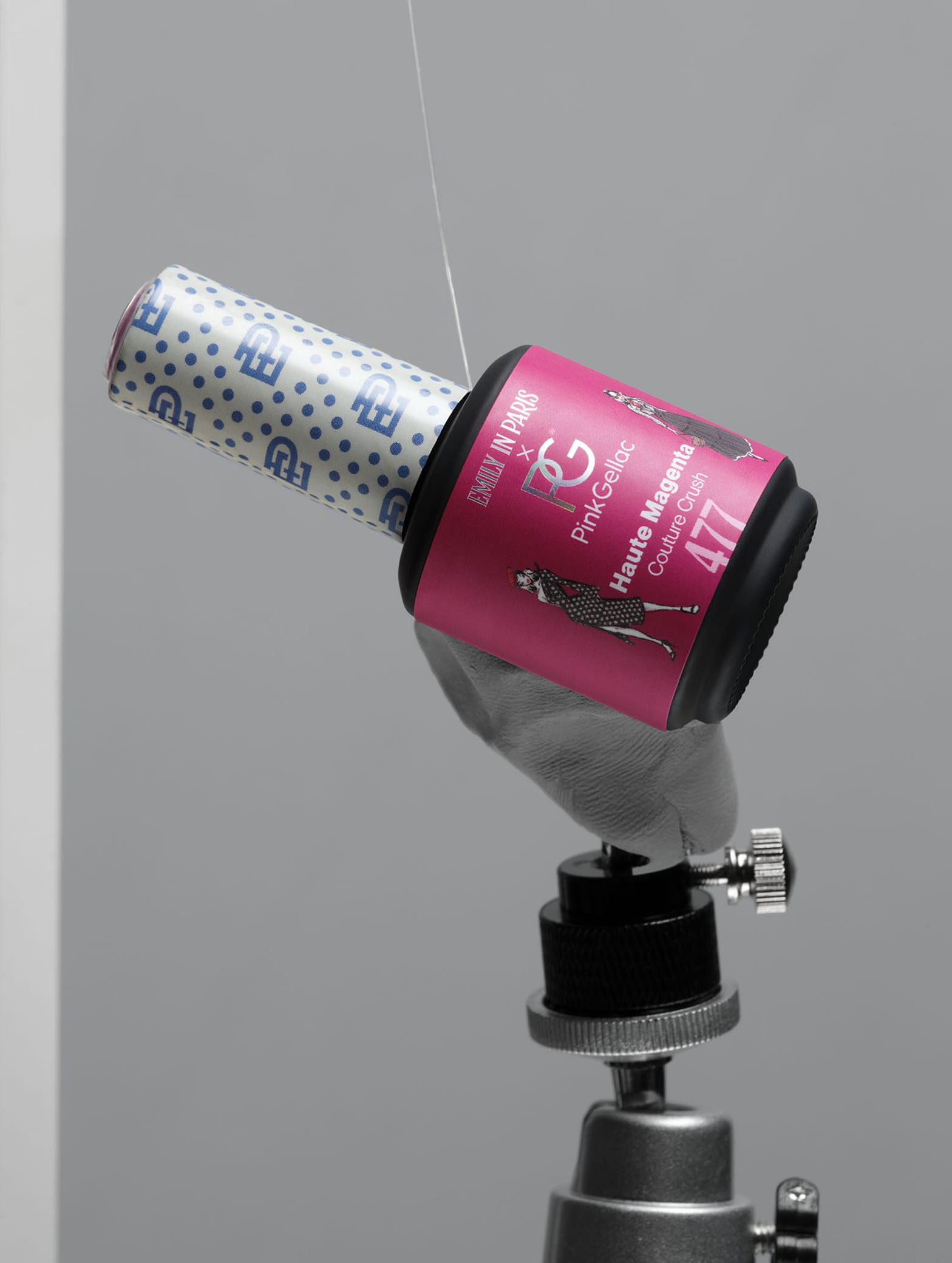Pink Gellac nagellak gefotografeerd voor AI in de studio van Pim Leenen